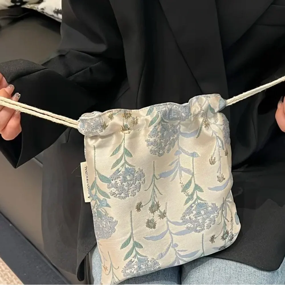 Floral Drawstring Pouch - Cream and blue